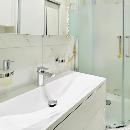 Le Guynemer - Beaux Arts Apartment *